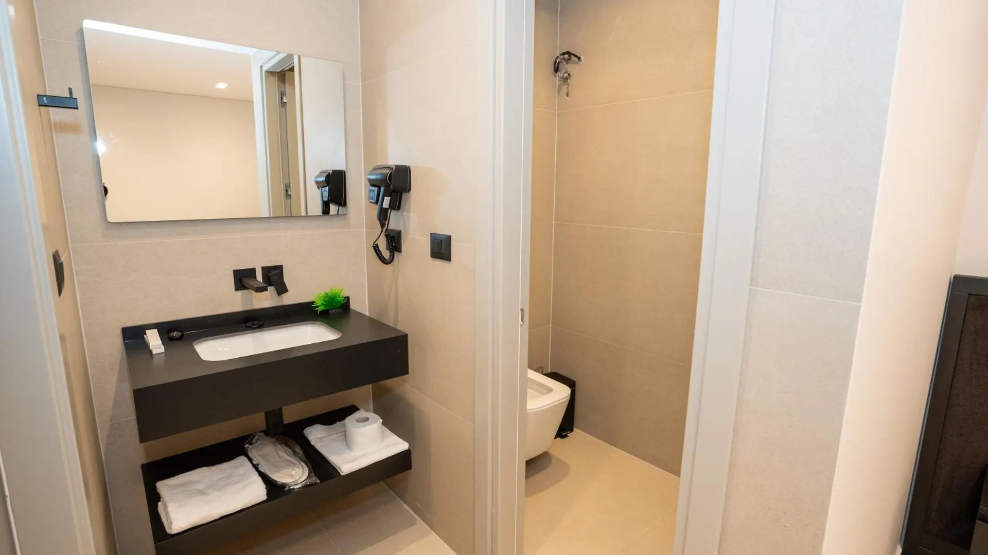 Hotel Abi'S Suites Sarande