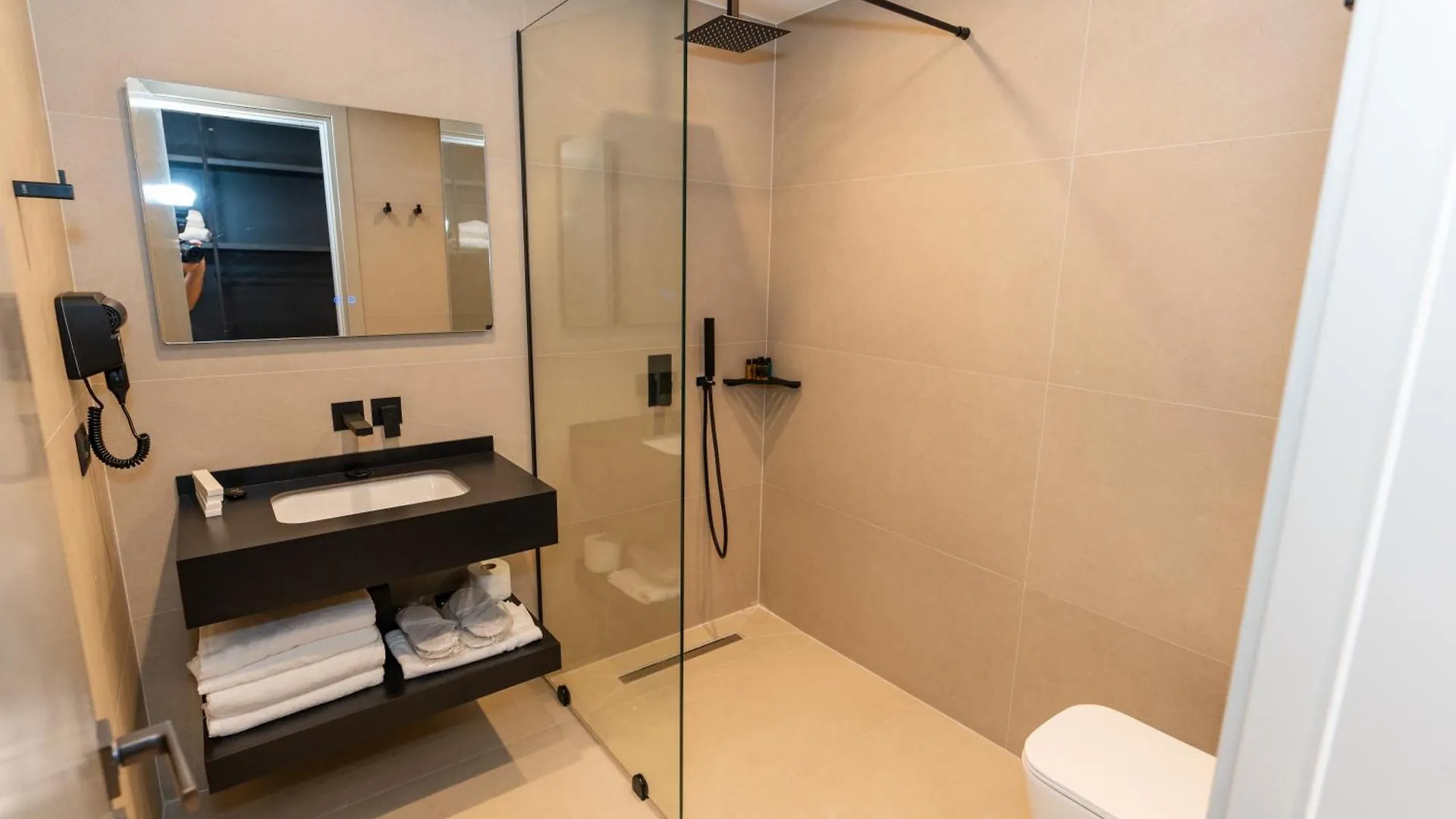Hotel Abi'S Suites Sarande