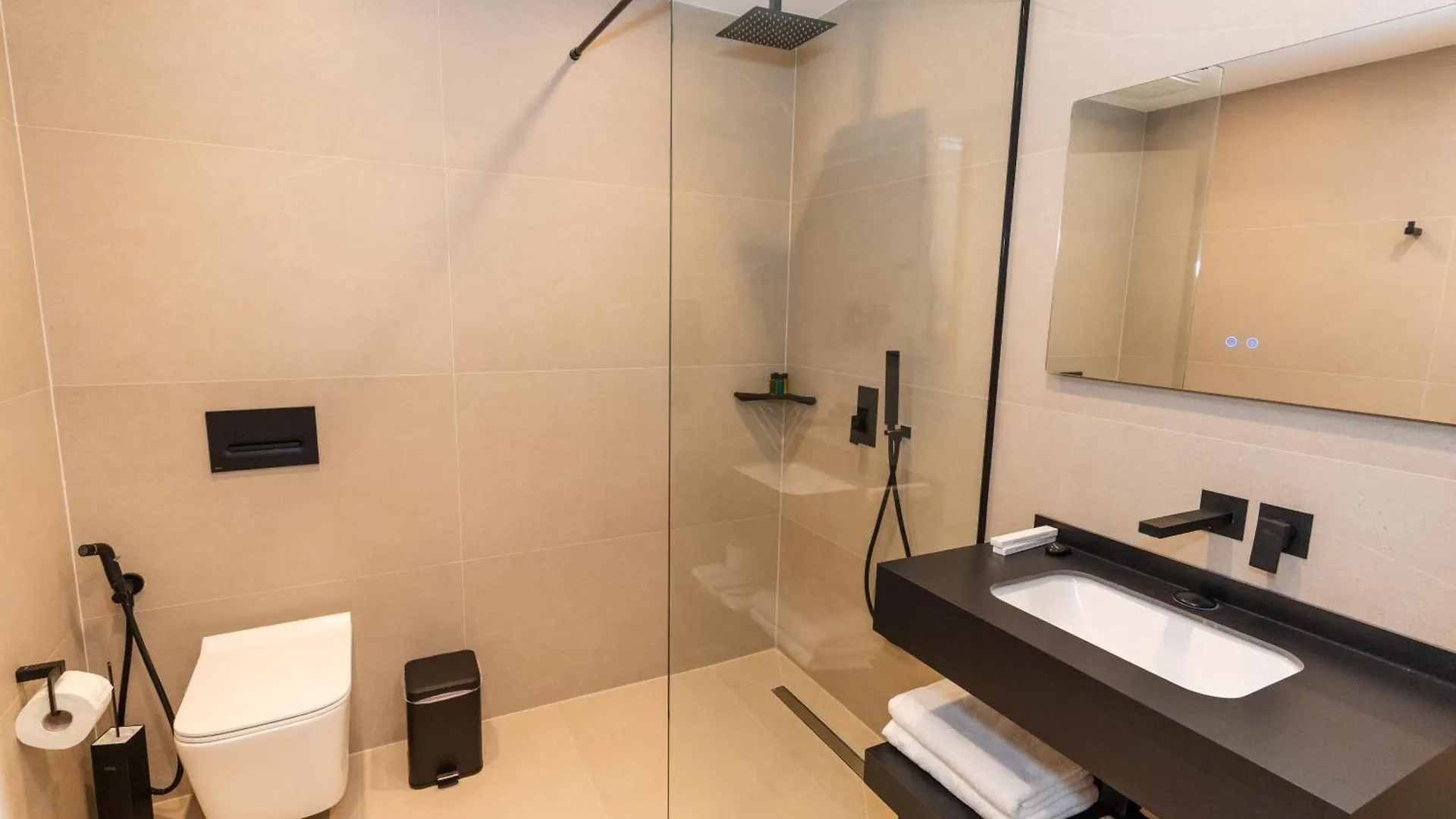 Abi'S Suites Sarande Hotel