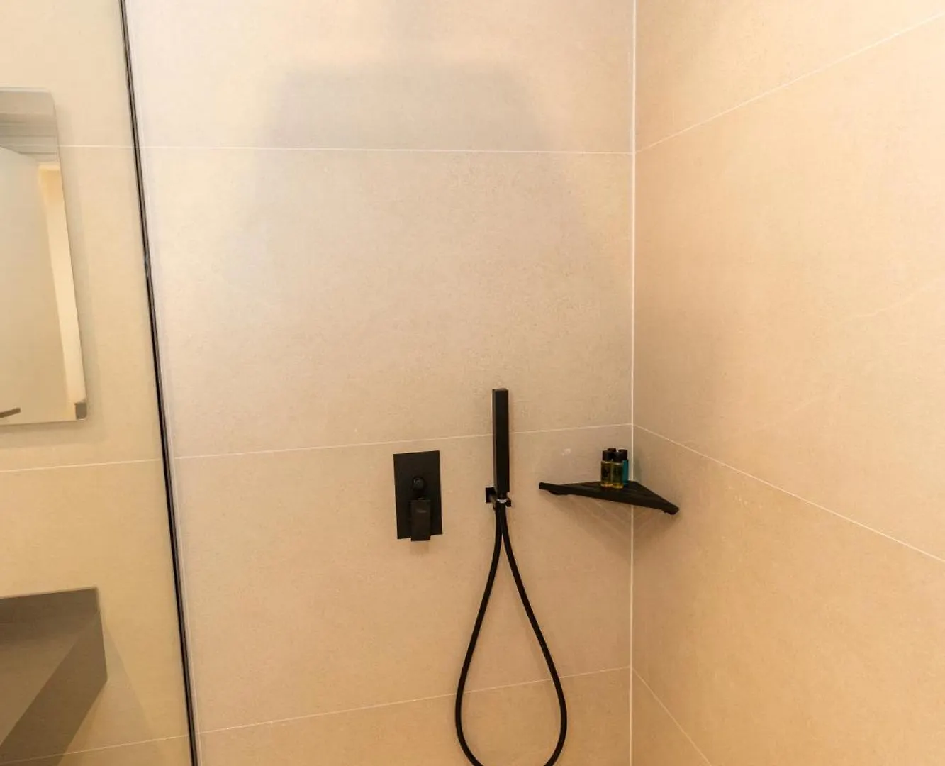 Abi'S Suites Sarande